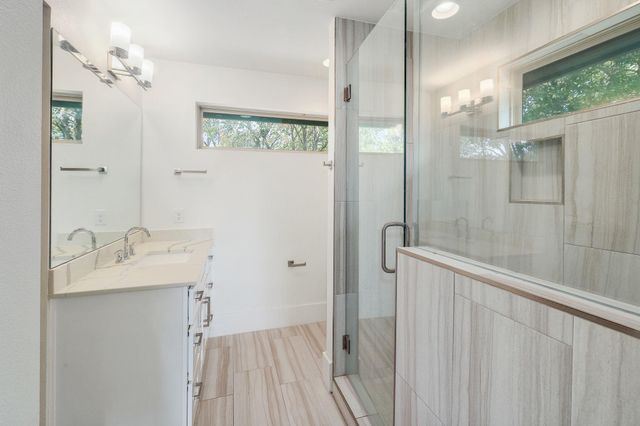 602 Irma DR 2, Austin, TX 78752