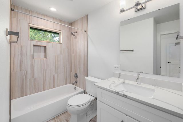 602 Irma DR 2, Austin, TX 78752