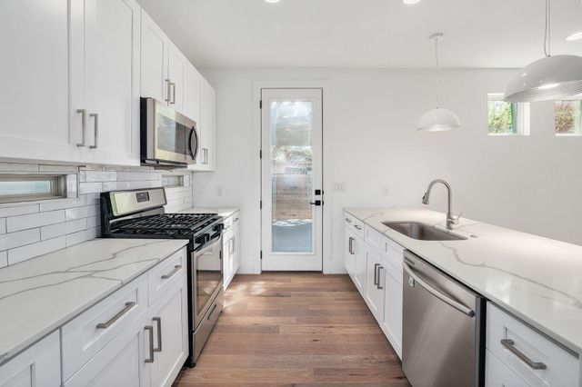 602 Irma DR 2, Austin, TX 78752