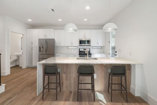 602 Irma DR 2, Austin, TX 78752