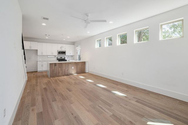 602 Irma DR 2, Austin, TX 78752