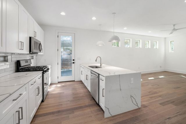 602 Irma DR 2, Austin, TX 78752