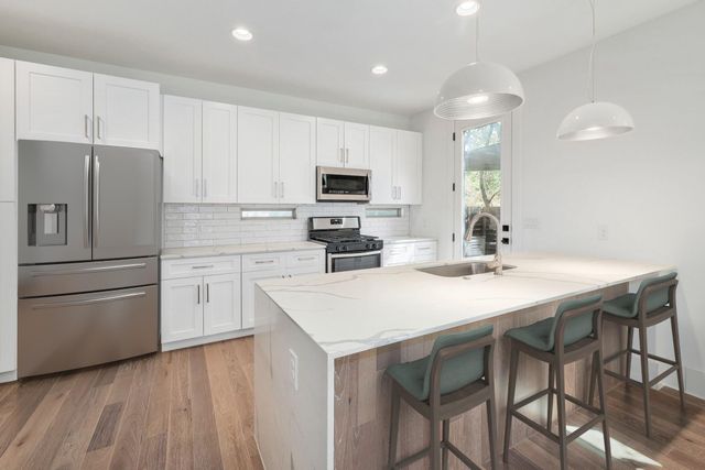 602 Irma DR 2, Austin, TX 78752