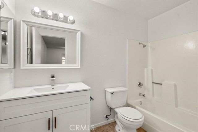 832 Chelsea Court, Simi Valley, CA 93065