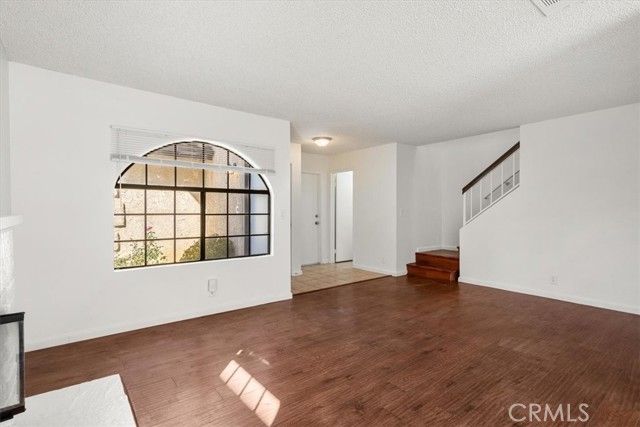 832 Chelsea Court, Simi Valley, CA 93065