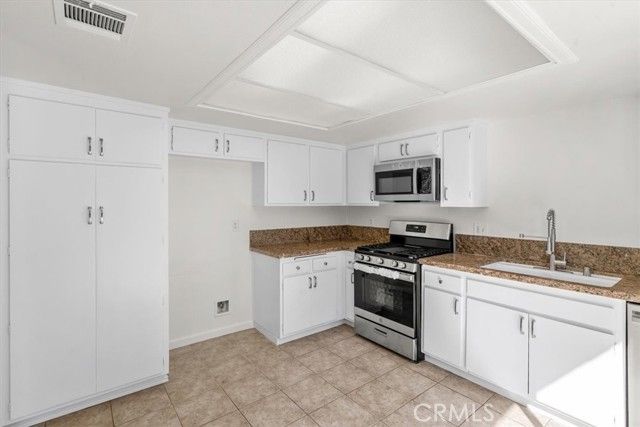 832 Chelsea Court, Simi Valley, CA 93065