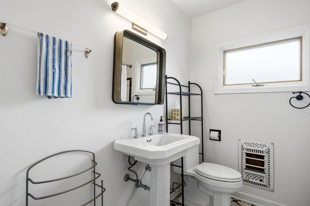 501 Laguna Boulevard SW, Albuquerque, NM 87104