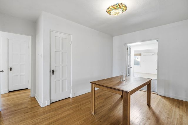 501 Laguna Boulevard SW, Albuquerque, NM 87104