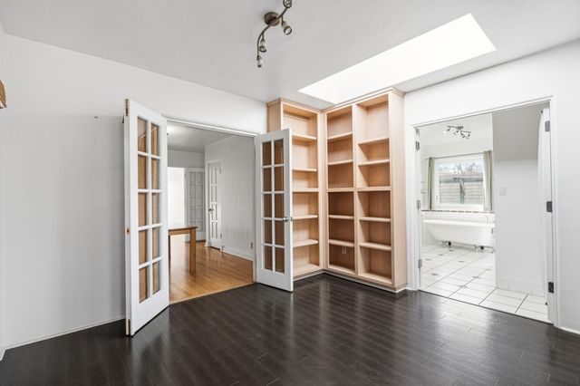 501 Laguna Boulevard SW, Albuquerque, NM 87104