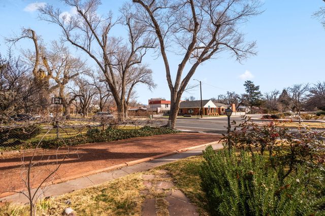 501 Laguna Boulevard SW, Albuquerque, NM 87104