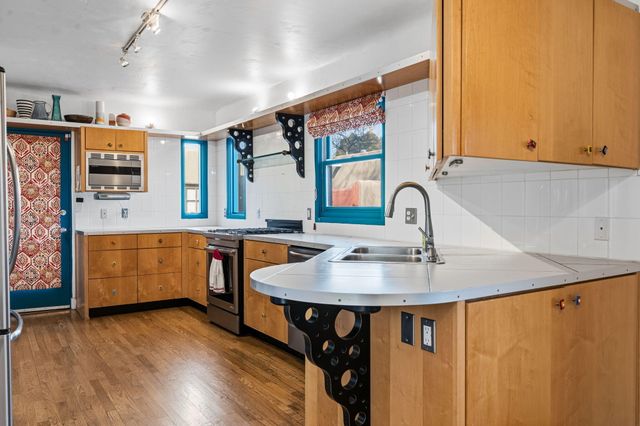 501 Laguna Boulevard SW, Albuquerque, NM 87104