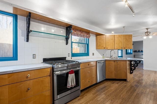 501 Laguna Boulevard SW, Albuquerque, NM 87104