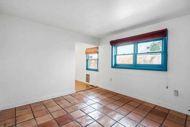 501 Laguna Boulevard SW, Albuquerque, NM 87104