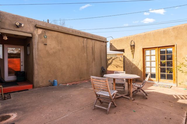 501 Laguna Boulevard SW, Albuquerque, NM 87104