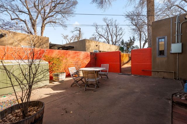 501 Laguna Boulevard SW, Albuquerque, NM 87104