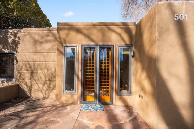 501 Laguna Boulevard SW, Albuquerque, NM 87104