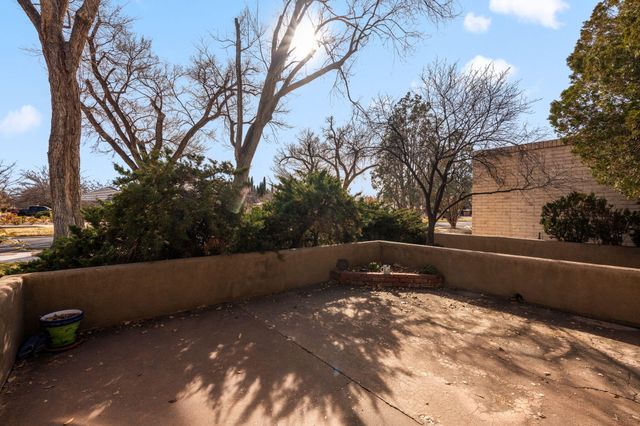 501 Laguna Boulevard SW, Albuquerque, NM 87104