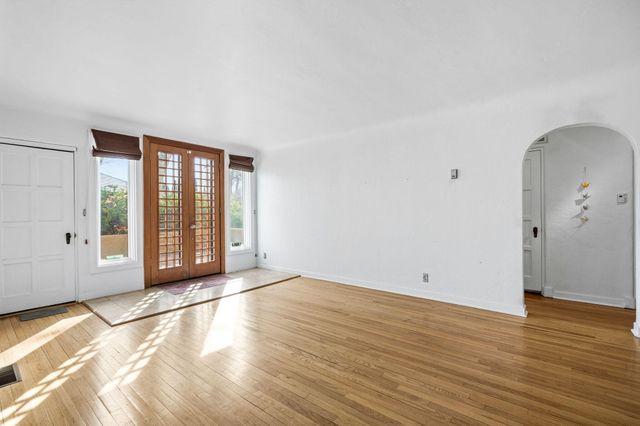 501 Laguna Boulevard SW, Albuquerque, NM 87104