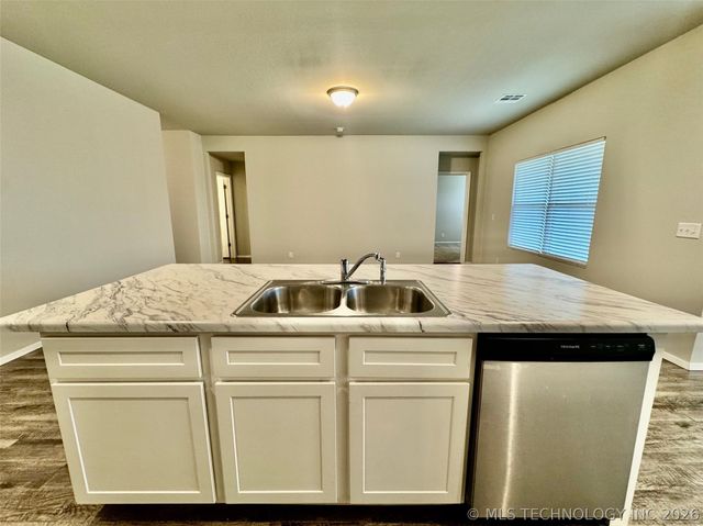 14236 N 73rd East Avenue, Collinsville, OK 74021