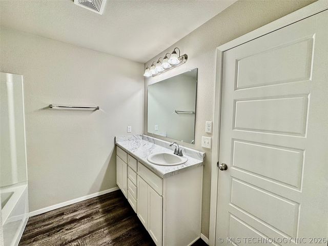 14236 N 73rd East Avenue, Collinsville, OK 74021