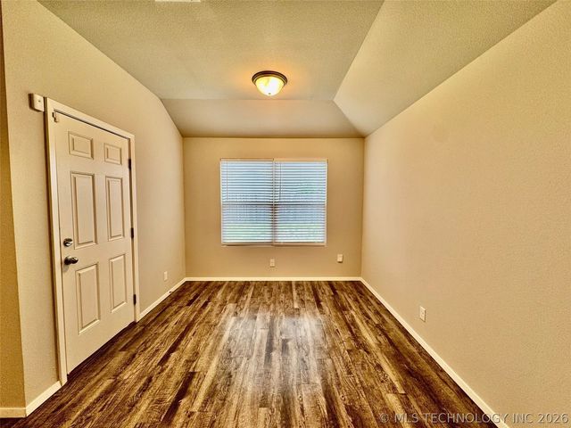 14236 N 73rd East Avenue, Collinsville, OK 74021