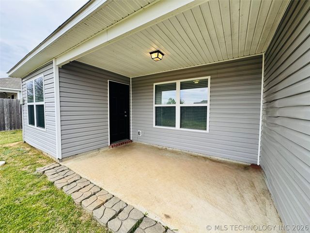 14236 N 73rd East Avenue, Collinsville, OK 74021