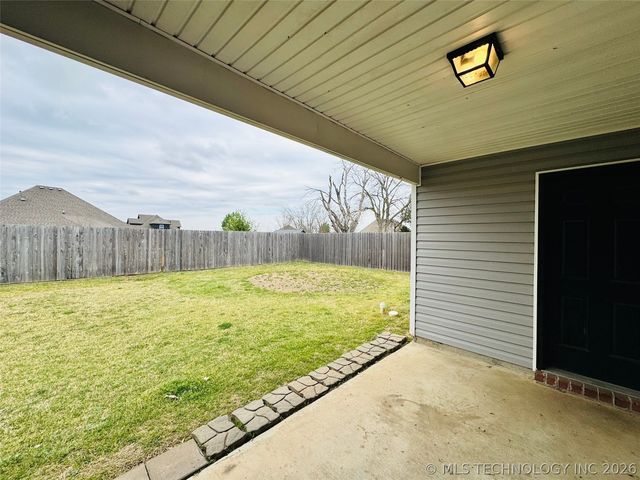 14236 N 73rd East Avenue, Collinsville, OK 74021
