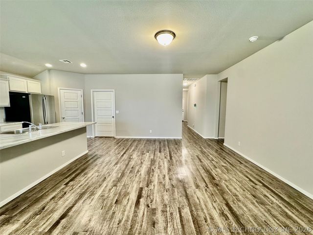 14236 N 73rd East Avenue, Collinsville, OK 74021
