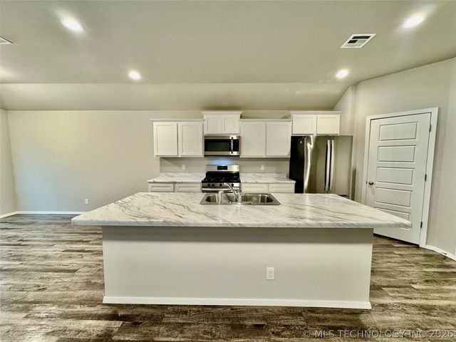 14236 N 73rd East Avenue, Collinsville, OK 74021