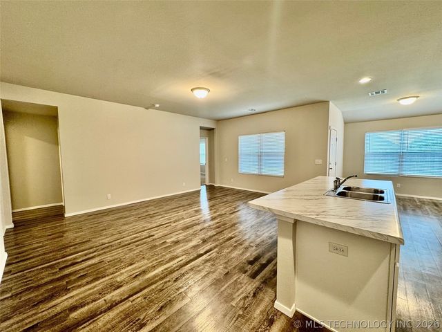 14236 N 73rd East Avenue, Collinsville, OK 74021