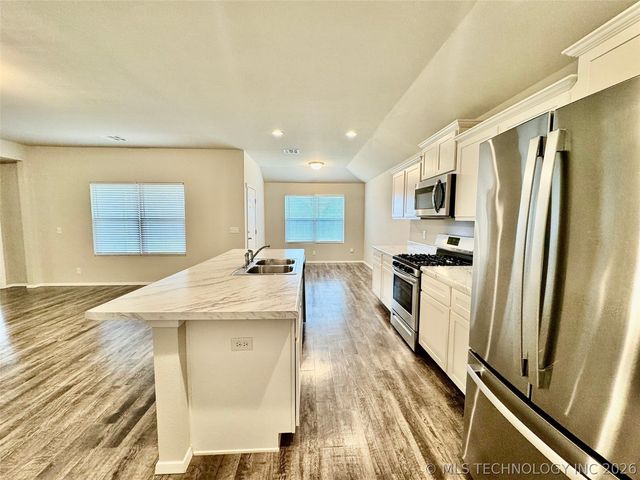 14236 N 73rd East Avenue, Collinsville, OK 74021