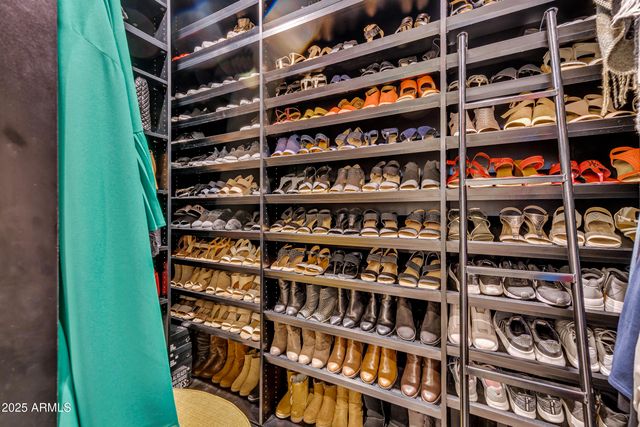 2652 E PELICAN Court, Gilbert, AZ 85297