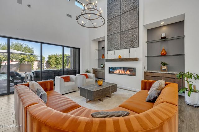 2652 E PELICAN Court, Gilbert, AZ 85297