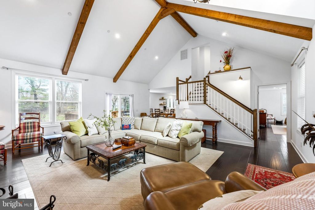 Image 11 of property listing at 4126 HEDGEHILL LN, Phoenix, MD 21131