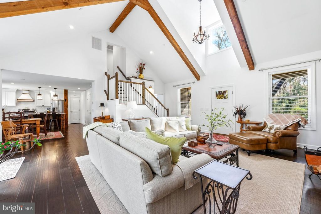 Image 13 of property listing at 4126 HEDGEHILL LN, Phoenix, MD 21131