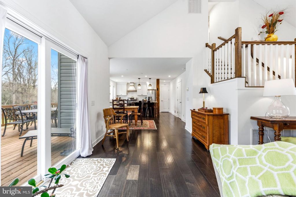 Image 15 of property listing at 4126 HEDGEHILL LN, Phoenix, MD 21131