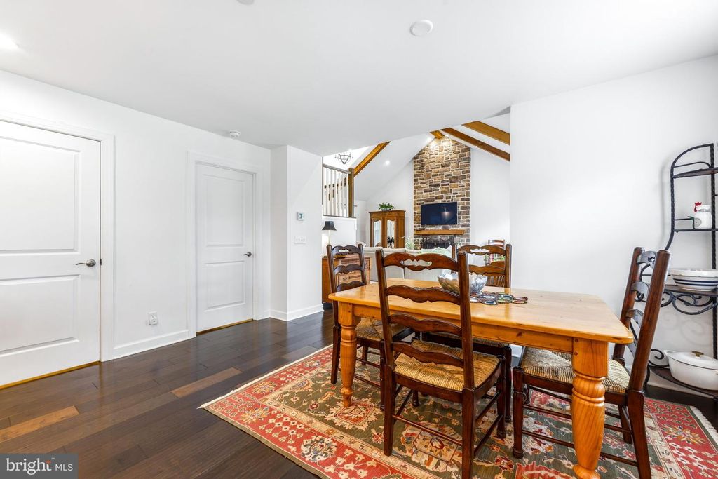 Image 17 of property listing at 4126 HEDGEHILL LN, Phoenix, MD 21131