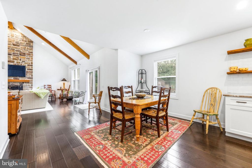 Image 18 of property listing at 4126 HEDGEHILL LN, Phoenix, MD 21131