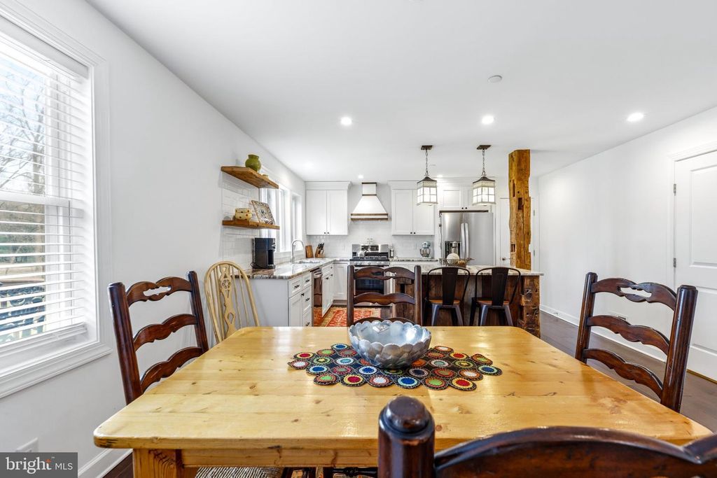 Image 19 of property listing at 4126 HEDGEHILL LN, Phoenix, MD 21131