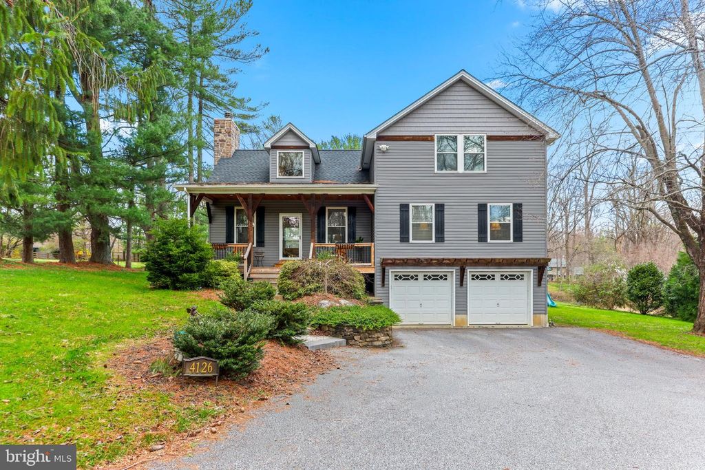 Image 2 of property listing at 4126 HEDGEHILL LN, Phoenix, MD 21131