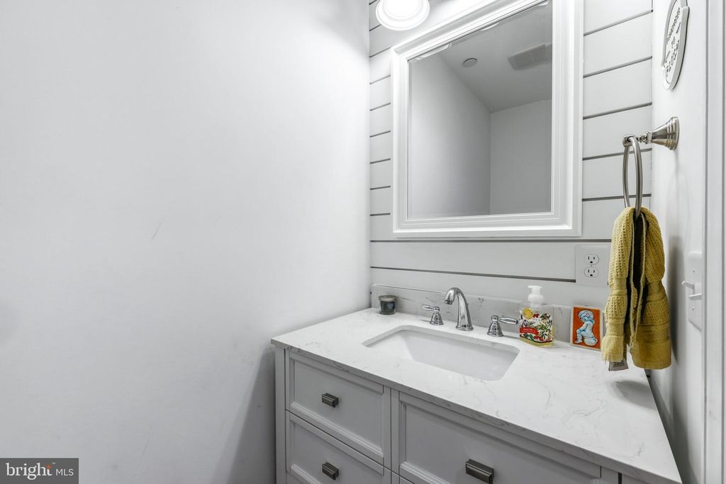 Image 26 of property listing at 4126 HEDGEHILL LN, Phoenix, MD 21131