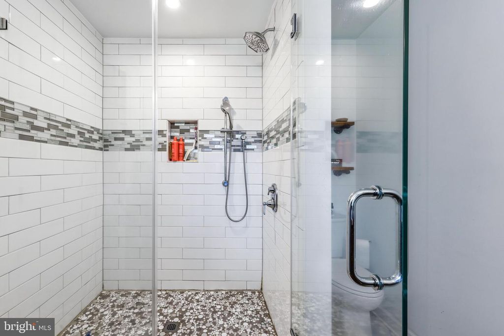 Image 33 of property listing at 4126 HEDGEHILL LN, Phoenix, MD 21131