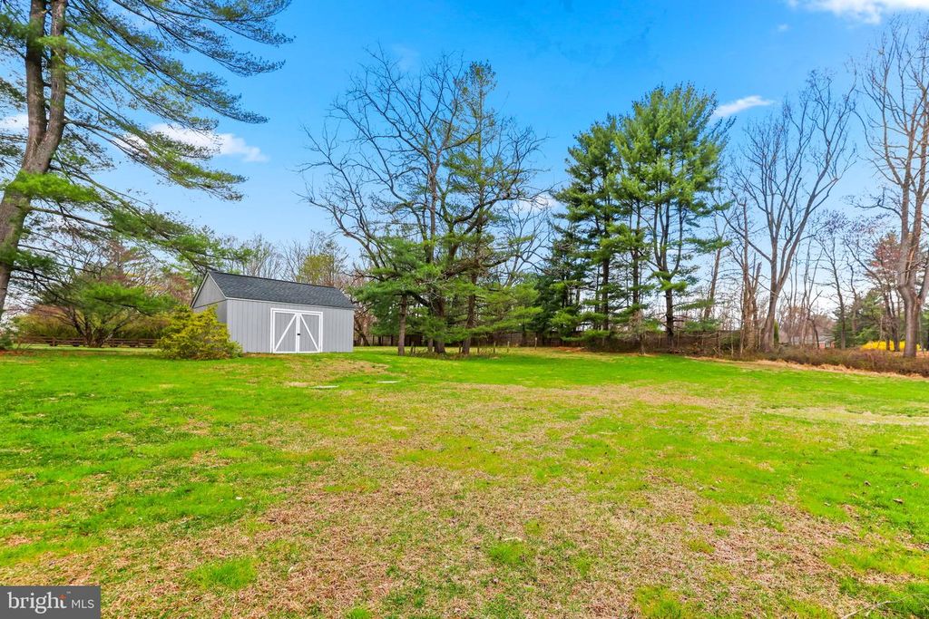 Image 44 of property listing at 4126 HEDGEHILL LN, Phoenix, MD 21131