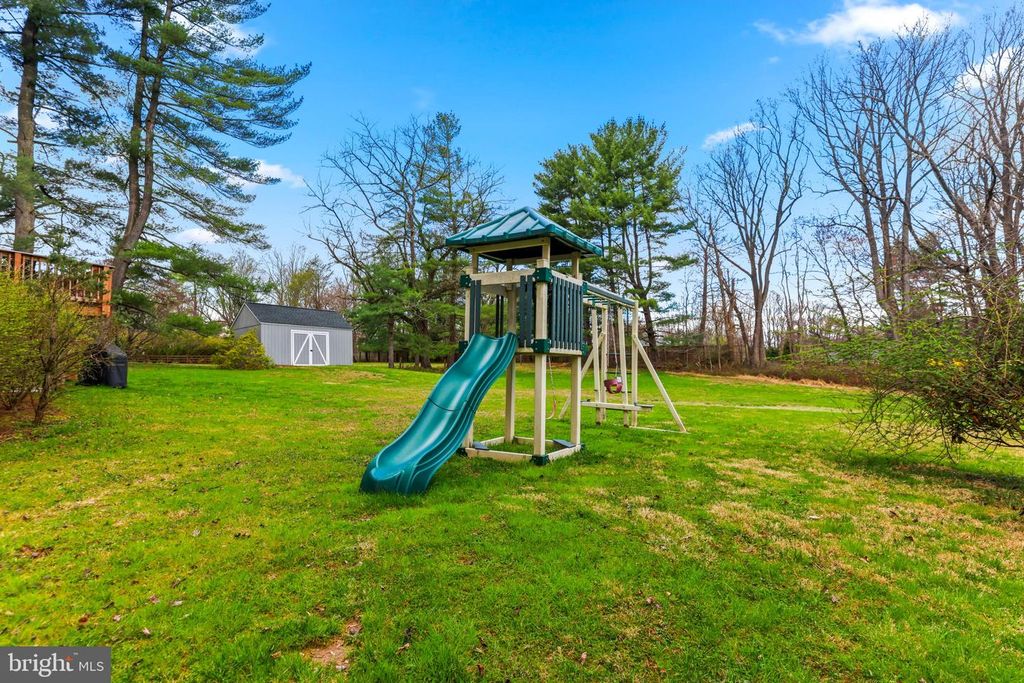 Image 45 of property listing at 4126 HEDGEHILL LN, Phoenix, MD 21131