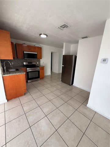 351 E 17th St 353, Hialeah, FL 33010