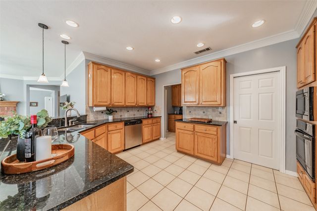 1029 Laurel Oak Drive, Flower Mound, TX 75028