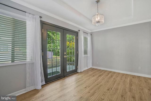 5758 BISCAYNE DR, Alexandria, VA 22303