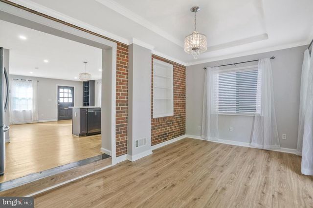5758 BISCAYNE DR, Alexandria, VA 22303