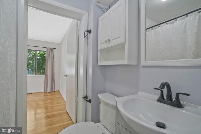 5758 BISCAYNE DR, Alexandria, VA 22303