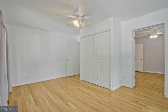 5758 BISCAYNE DR, Alexandria, VA 22303